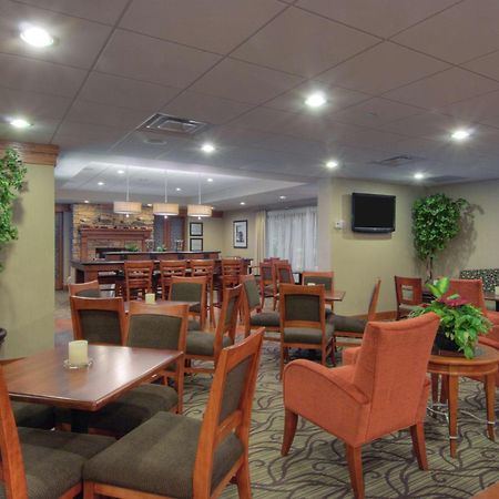 Hampton Inn Уилинг Экстерьер фото