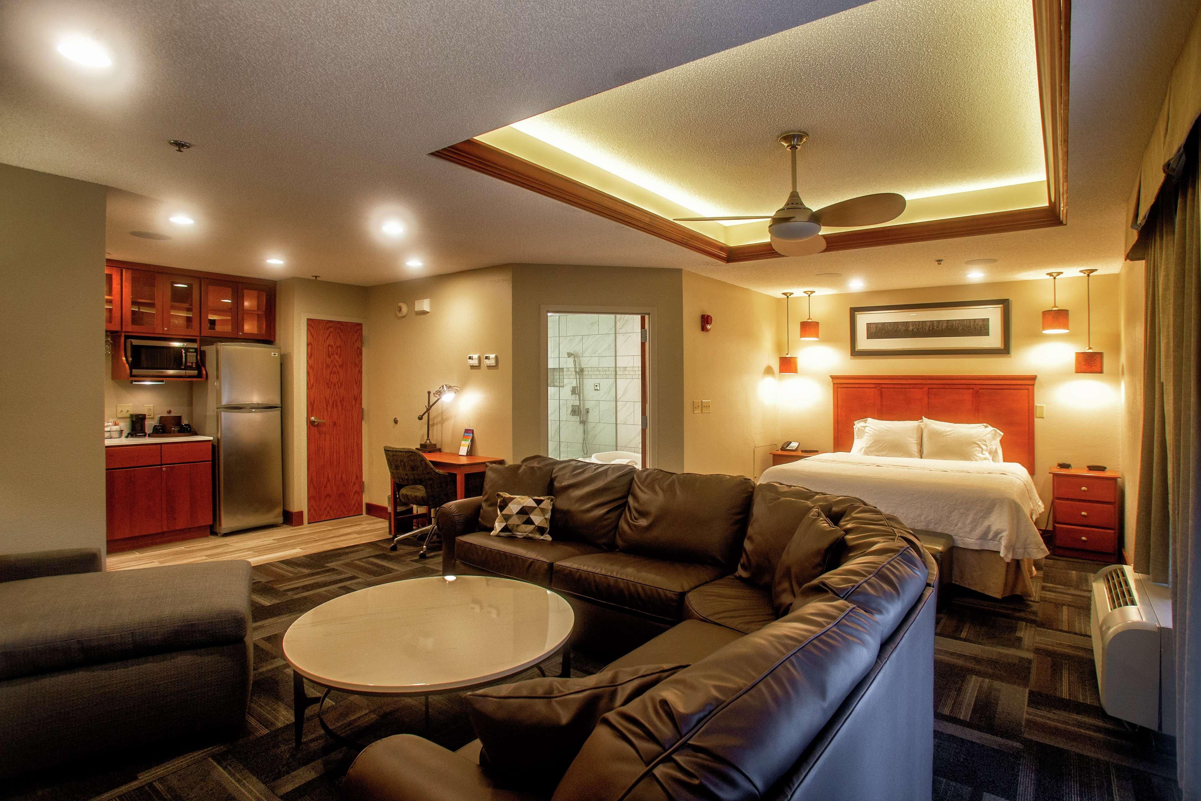 Hampton Inn Уилинг Экстерьер фото