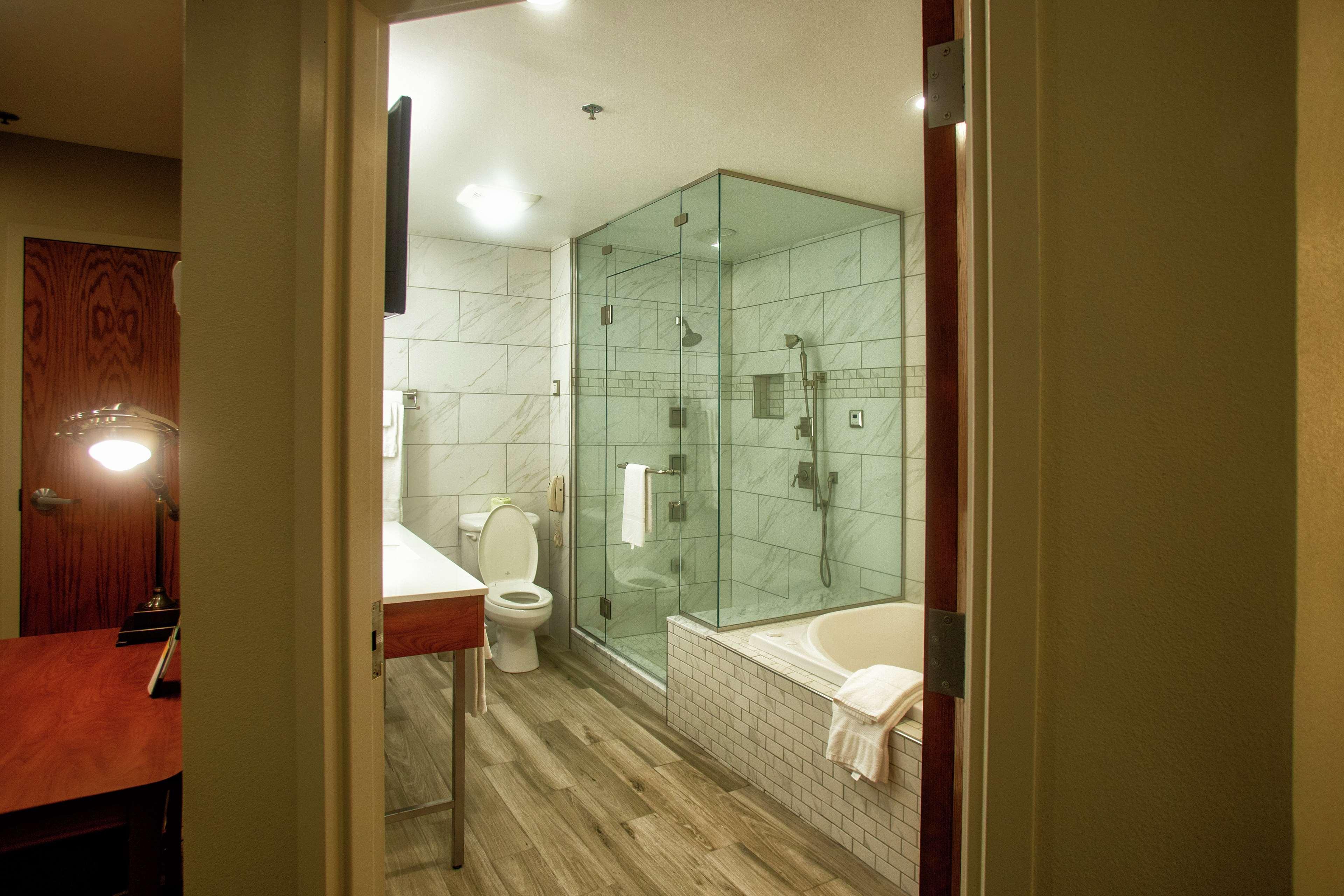 Hampton Inn Уилинг Экстерьер фото