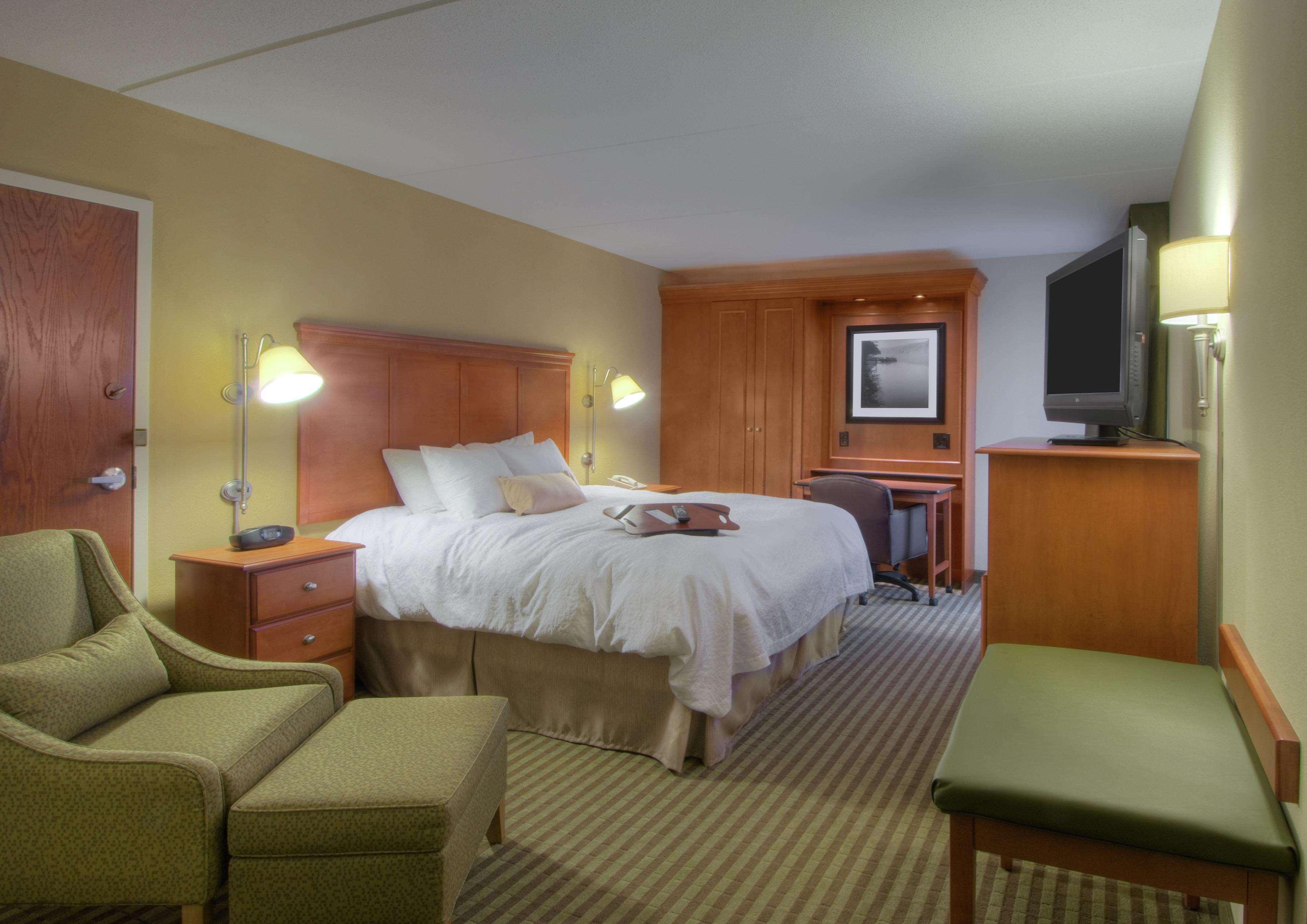 Hampton Inn Уилинг Номер фото