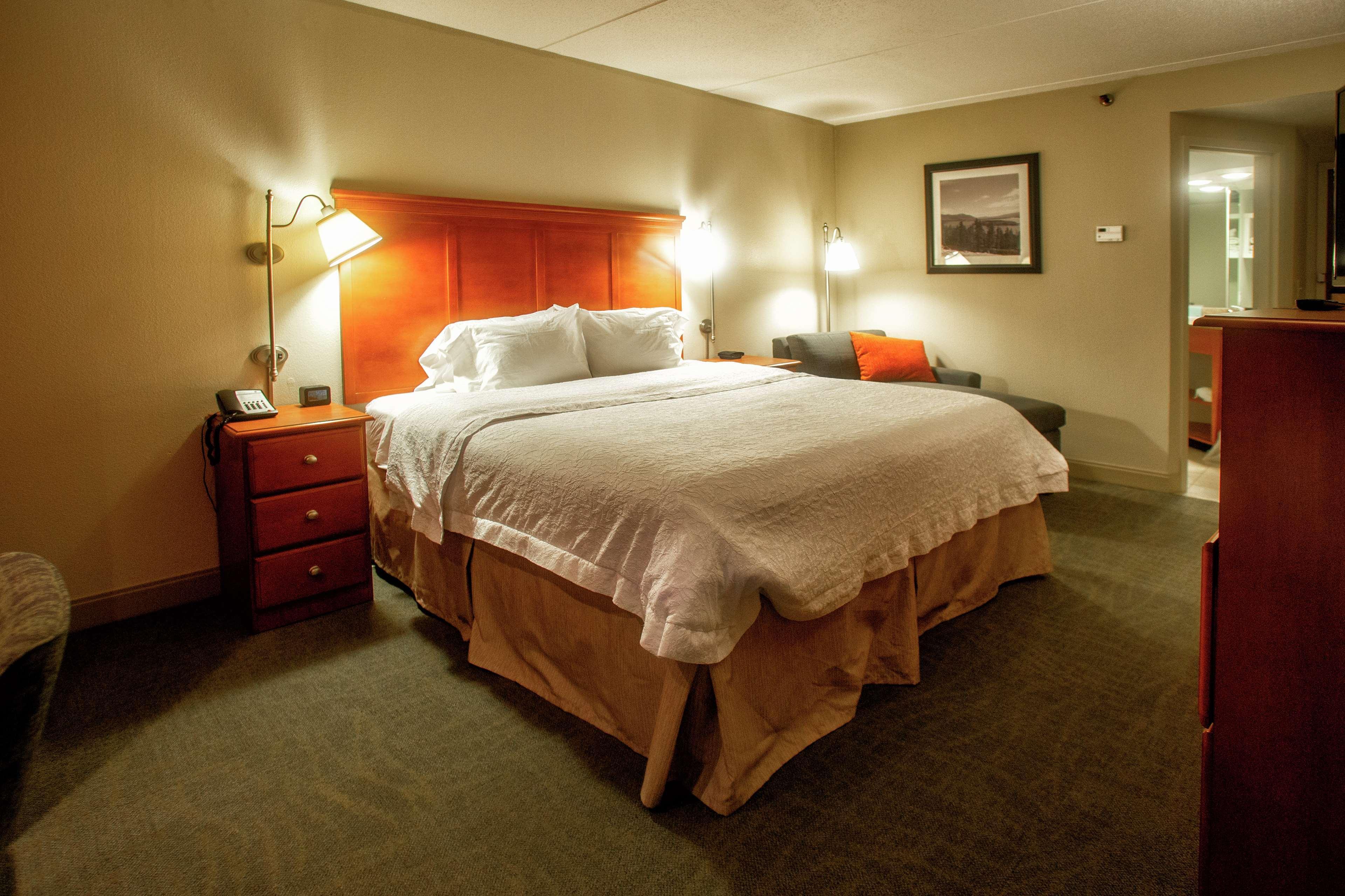 Hampton Inn Уилинг Экстерьер фото