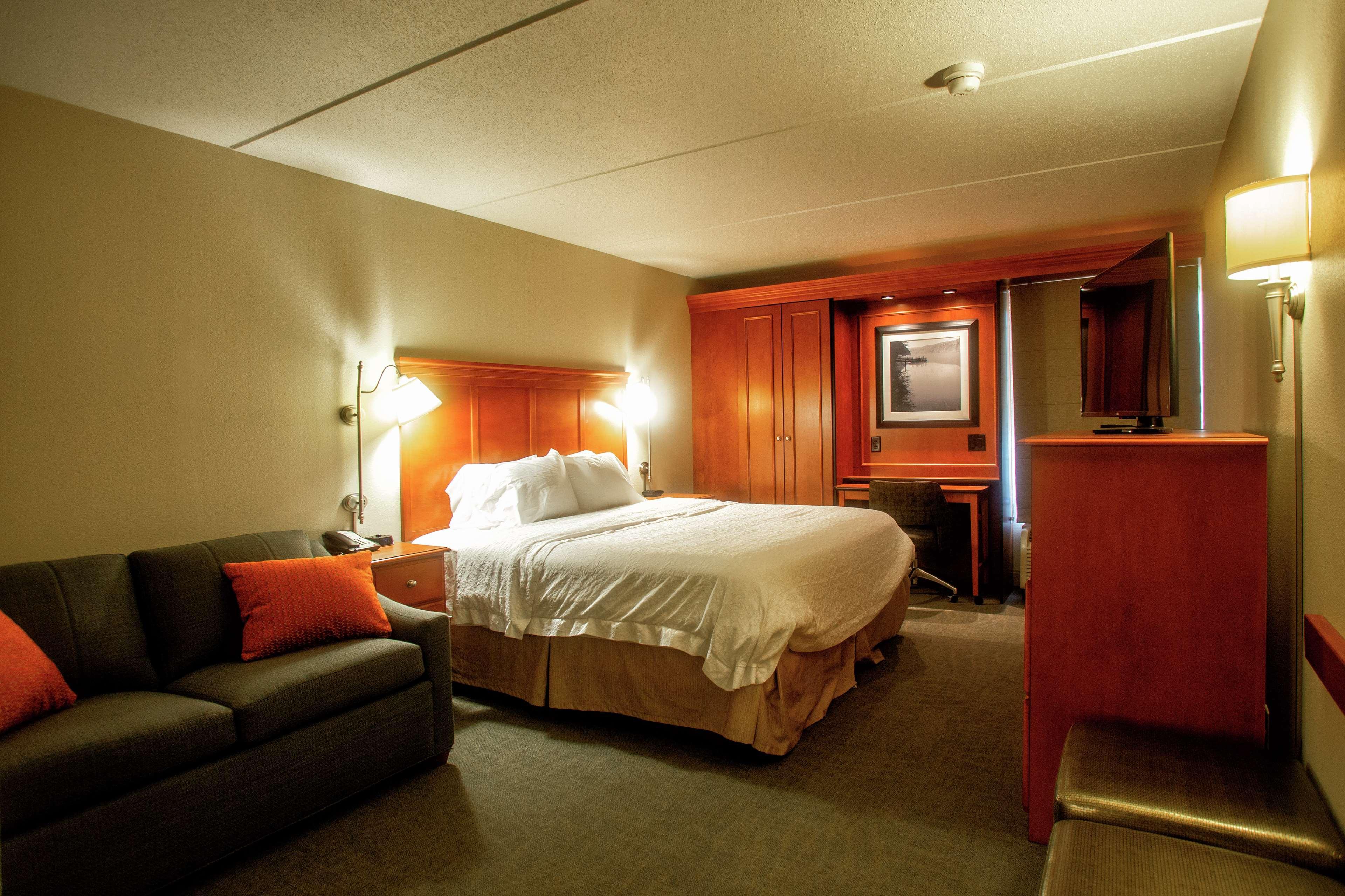Hampton Inn Уилинг Экстерьер фото