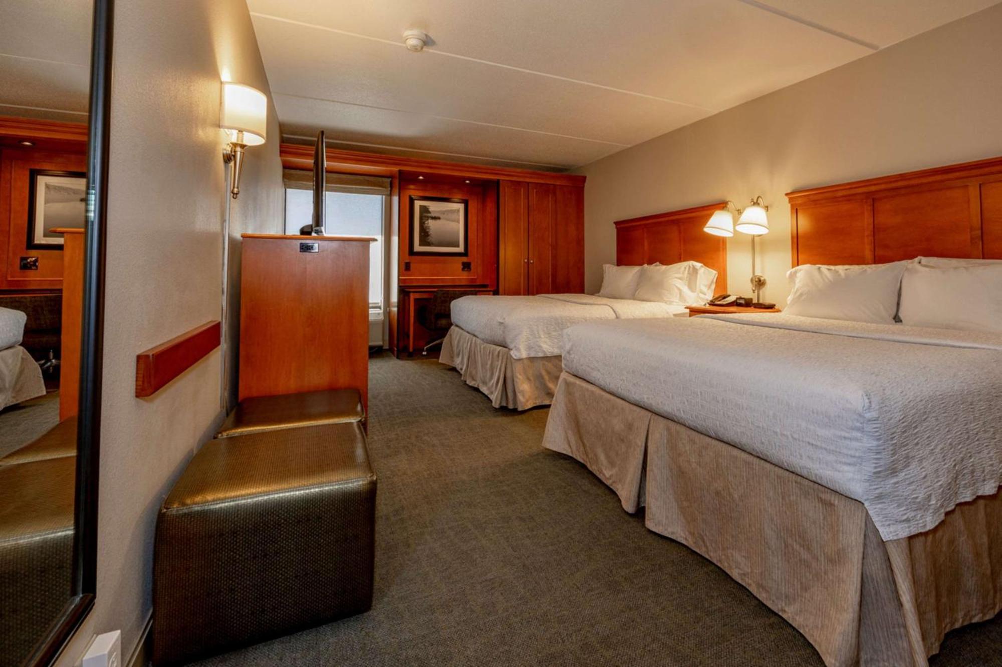 Hampton Inn Уилинг Экстерьер фото